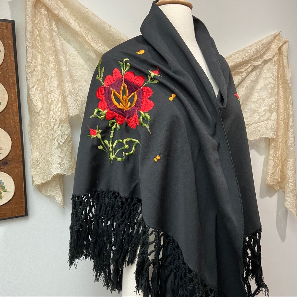Vintage Embroidered Piano Shawl - Picture 3 of 7